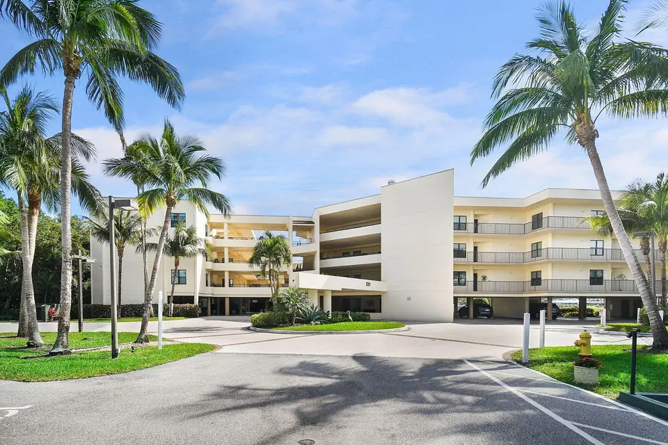 221 NE Plantation Road 316, Hutchinson Island, FL 34996 Hutchinson Island