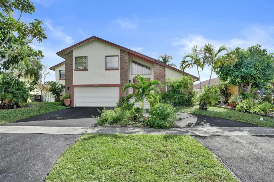 7418 NW 49th Street, Lauderhill, FL 33319 Lauderhill