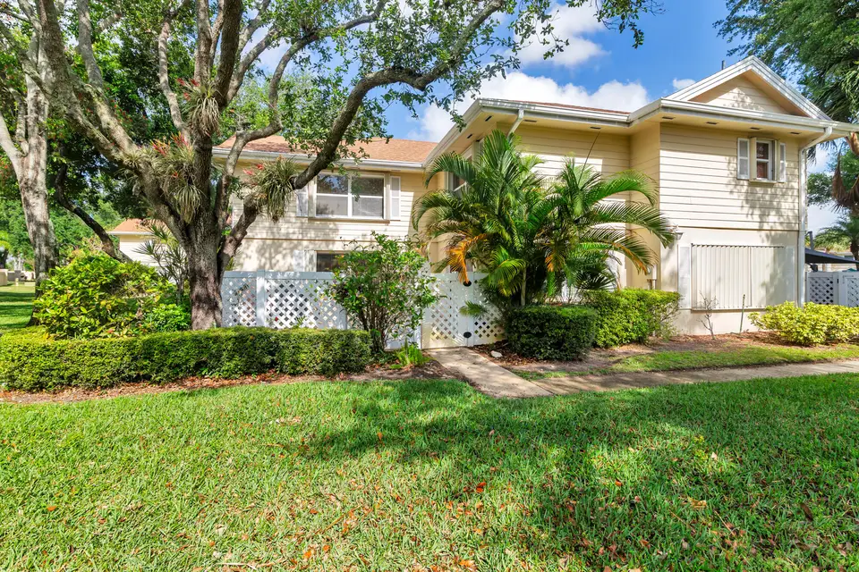 8142 Bridgewater Court 42c, Lake Clarke Shores, FL 33406 Lake Clarke Shores