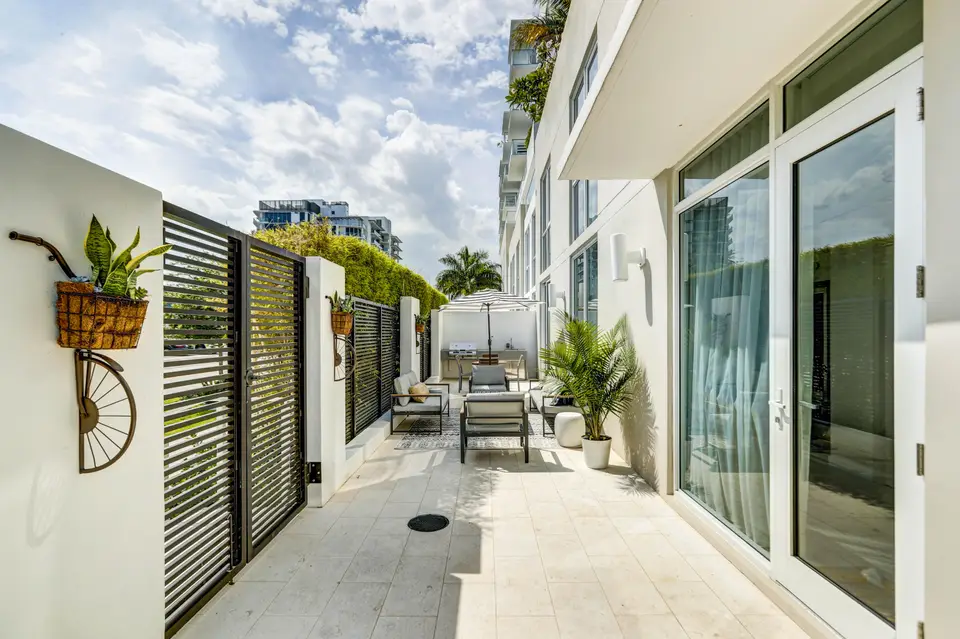 401 N Birch Road Th3, Fort Lauderdale, FL 33304 Fort Lauderdale