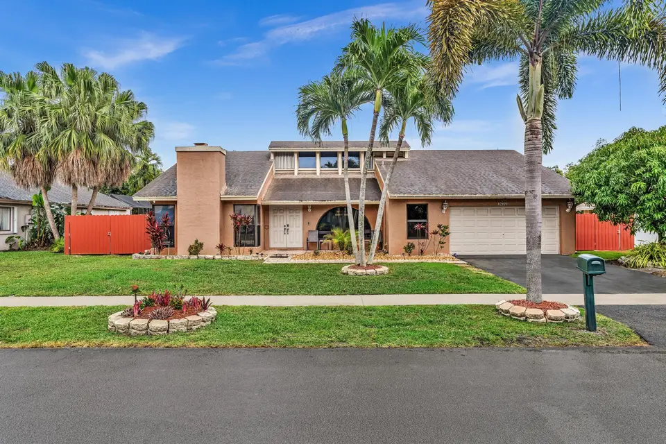 5270 NW 73rd Way, Lauderhill, FL 33319 Lauderhill