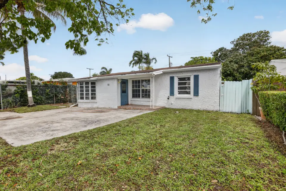121 NW 52nd Street, Oakland Park, FL 33309 Oakland Park