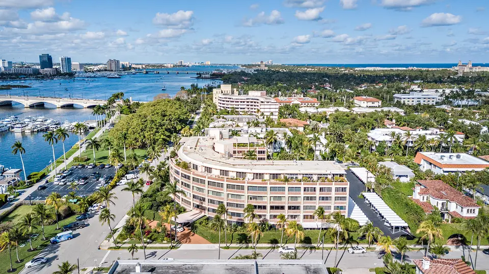 369 S Lake Drive 2b, Palm Beach, FL 33480 Palm Beach