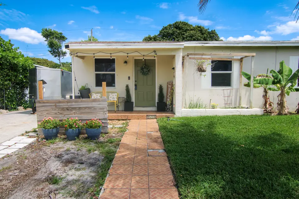 1110 14th Court S, Lake Worth Beach, FL 33460 Lake Worth Beach