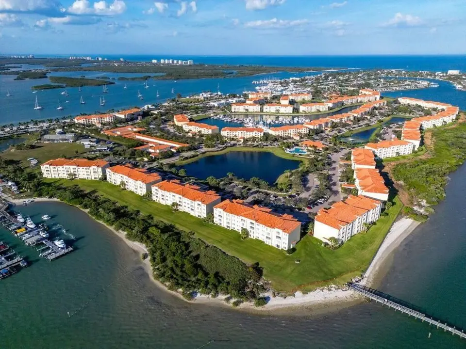 27 Harbour Isle Drive W 305, Fort Pierce, FL 34949 Fort Pierce