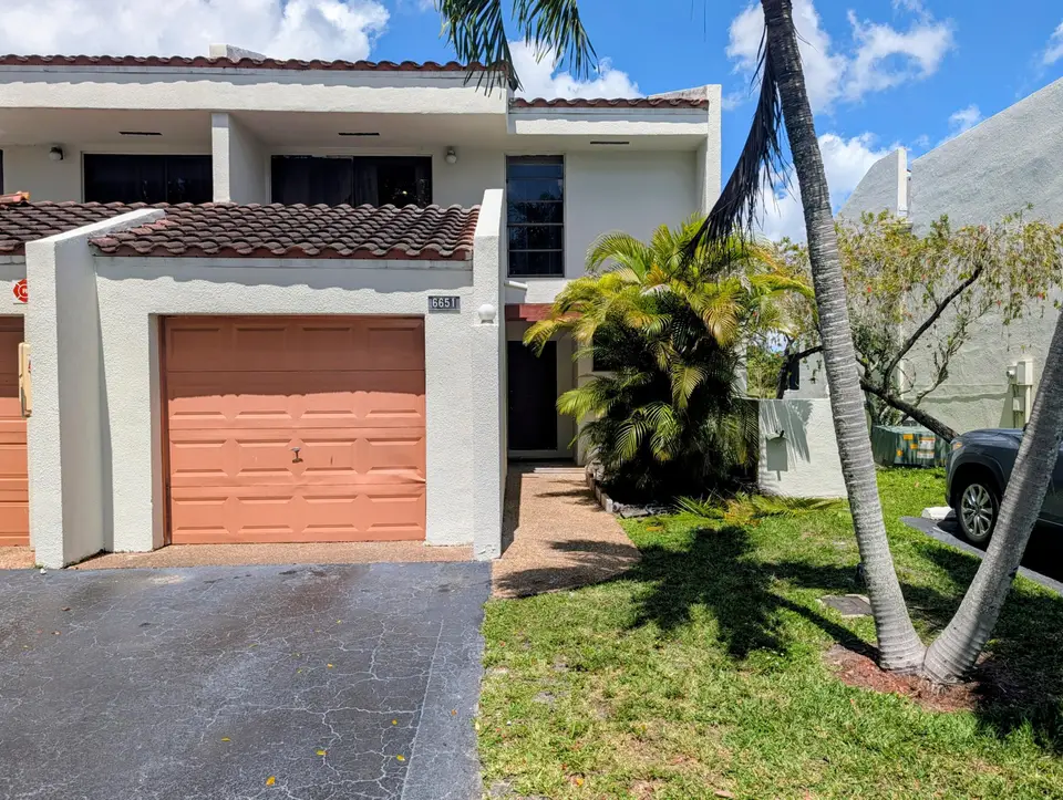 6651 Racquet Club Drive, Lauderhill, FL 33319 Lauderhill