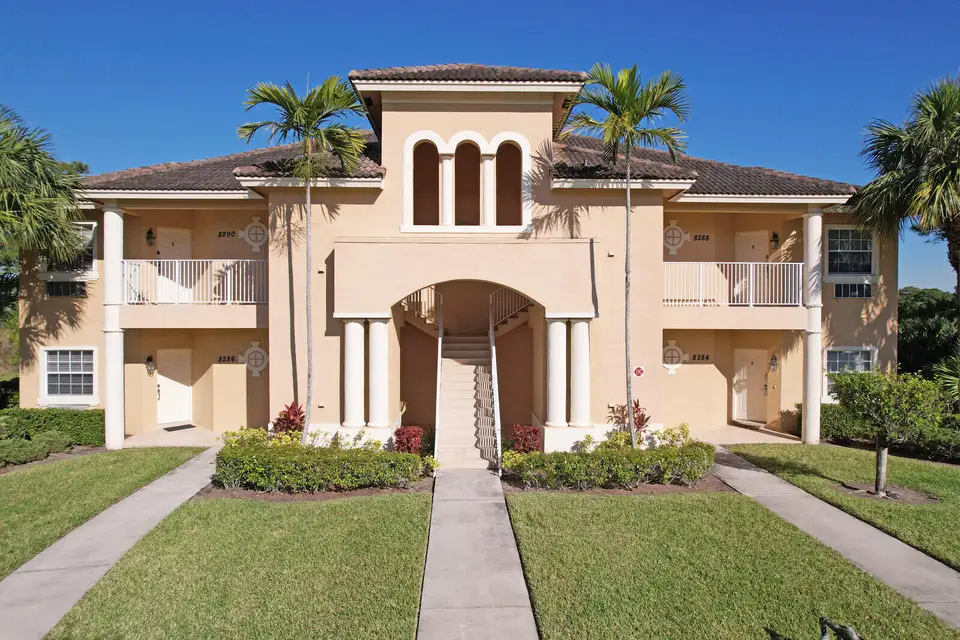 8290 Mulligan Circle 2421, Port St. Lucie, FL 34986 Port St. Lucie