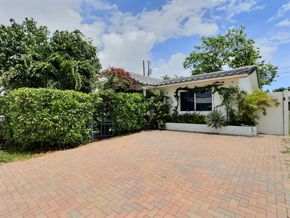 4570 NW 16th Terrace, Tamarac, FL 33309 Tamarac