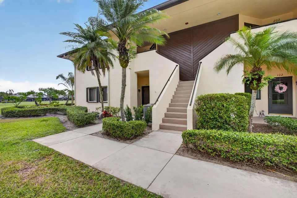 6503 SE Williamsburg Drive 201, Hobe Sound, FL 33455 Hobe Sound