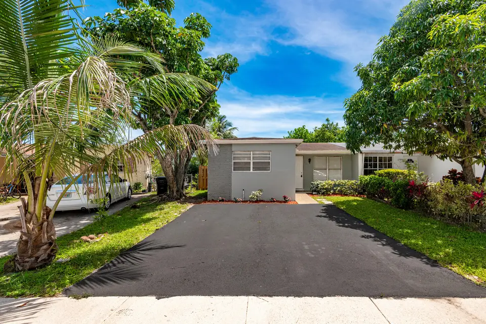 6560 SW 20th Street, North Lauderdale, FL 33068 North Lauderdale