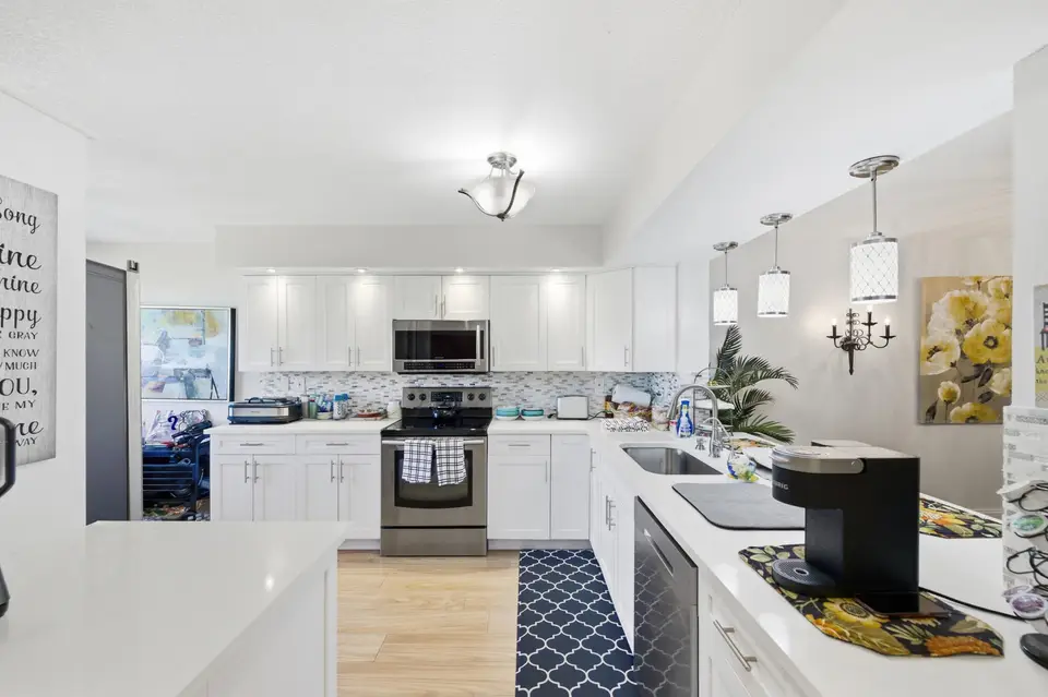 15461 Pembridge Drive 207, Delray Beach, FL 33484 Delray Beach