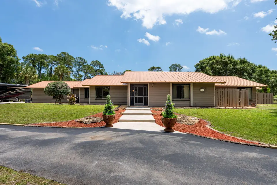 11001 SW Hawkview Circle, Stuart, FL 34997 Stuart