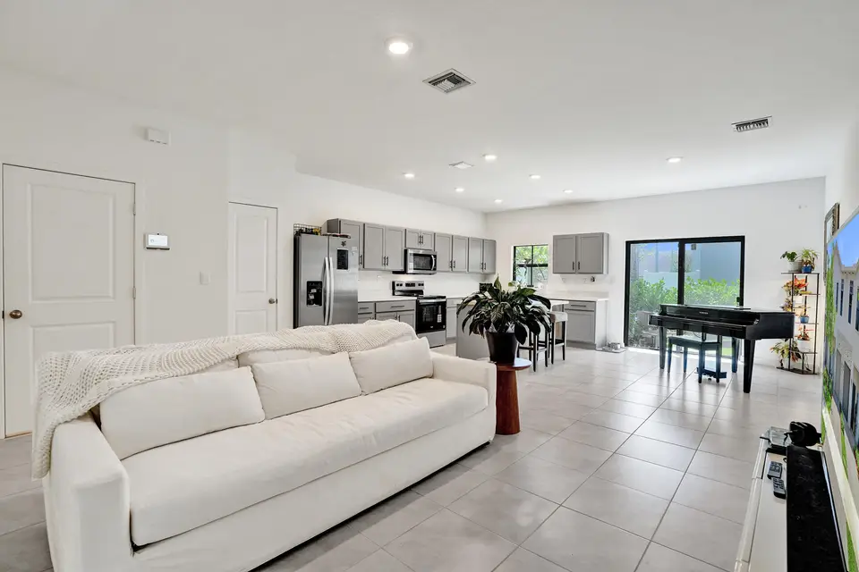 975 NW 3rd Terrace, Pompano Beach, FL 33060 Pompano Beach