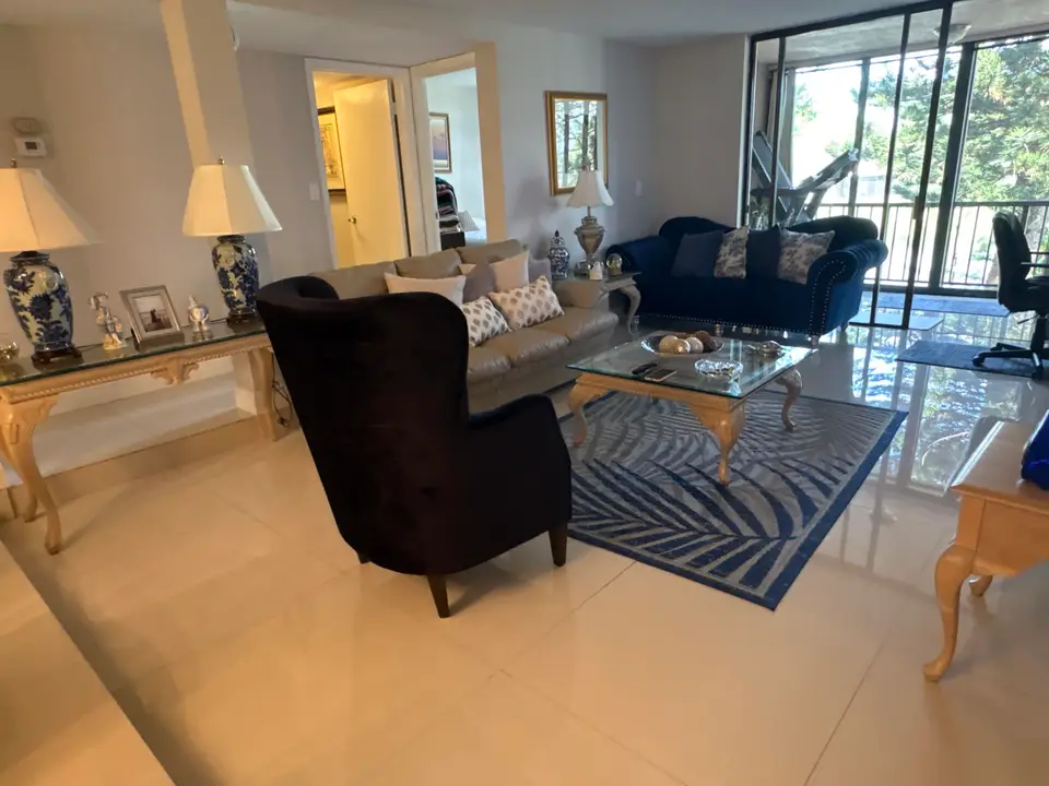 3730 Inverrary Drive 2t, Lauderhill, FL 33319 Lauderhill