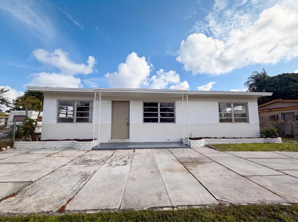 5921 SW 41st Street, West Park, FL 33023 West Park
