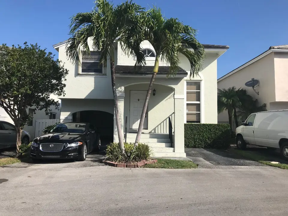 9925 NW 9th Court, Plantation, FL 33324 Plantation