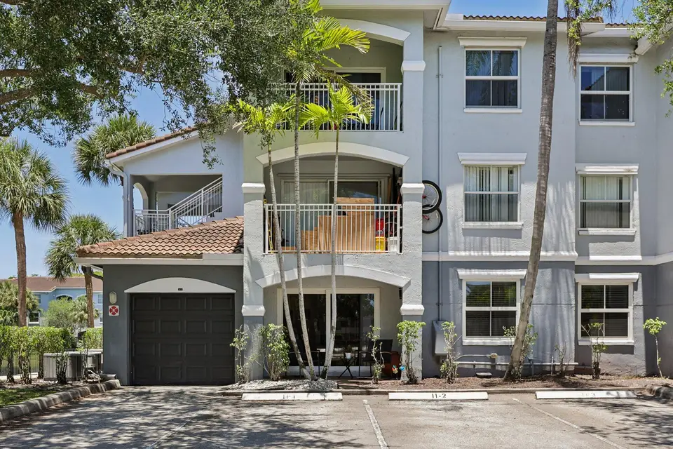9625 NW 1st Court 11-101, Pembroke Pines, FL 33024 Pembroke Pines