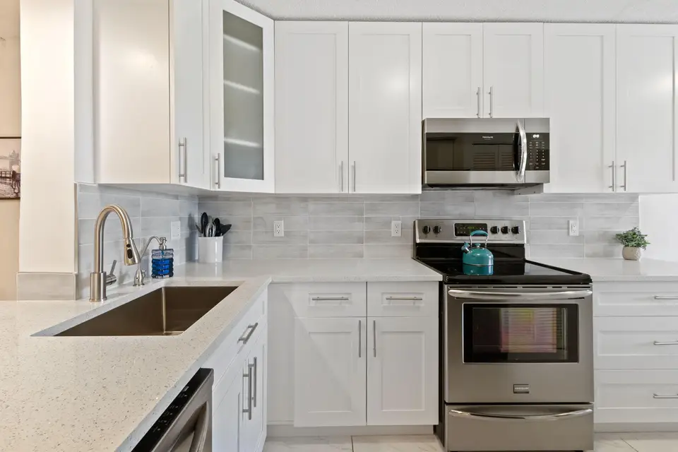 5380 Cedar Lake Drive 304, Boynton Beach, FL 33437 Boynton Beach