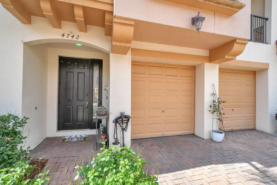 4742 Grand Cypress Circle N, Coconut Creek, FL 33073 Coconut Creek