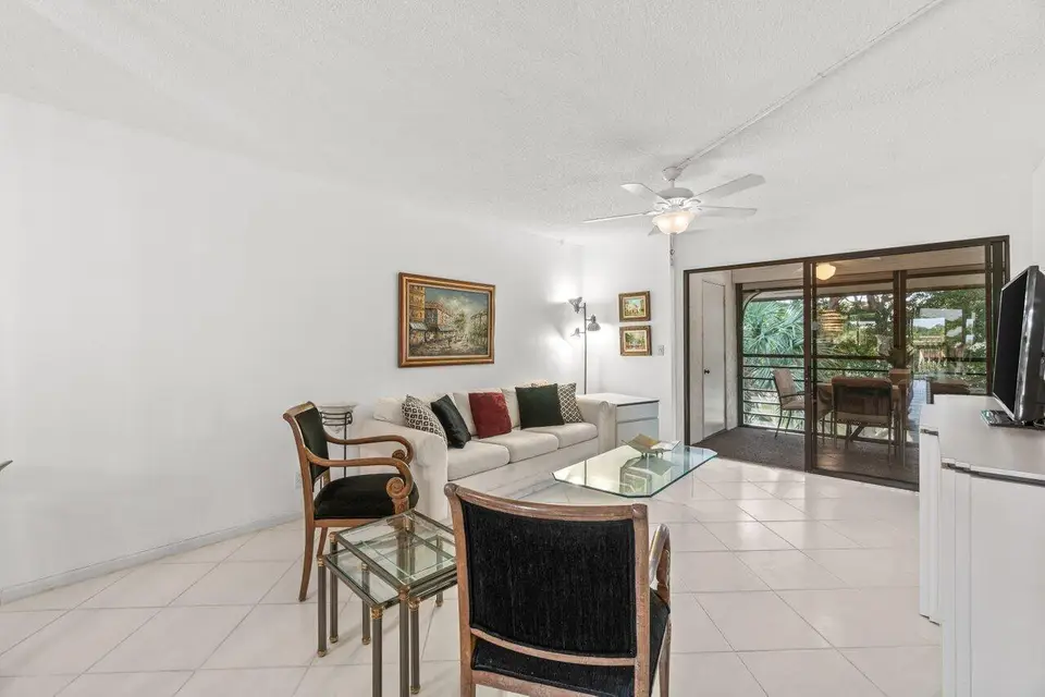 5380 Cedar Lake Drive 303, Boynton Beach, FL 33437 Boynton Beach