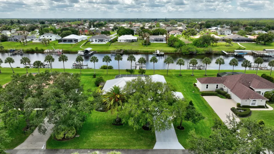 2632 SW River Shore Drive, Port St. Lucie, FL 34984 Port St. Lucie