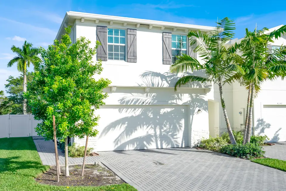 4246 Lagoon Shore Drive, Greenacres, FL 33467 Greenacres