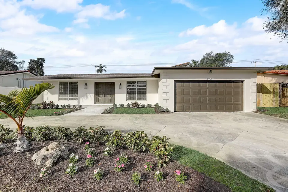 3900 N 45th Avenue, Hollywood, FL 33021 Hollywood