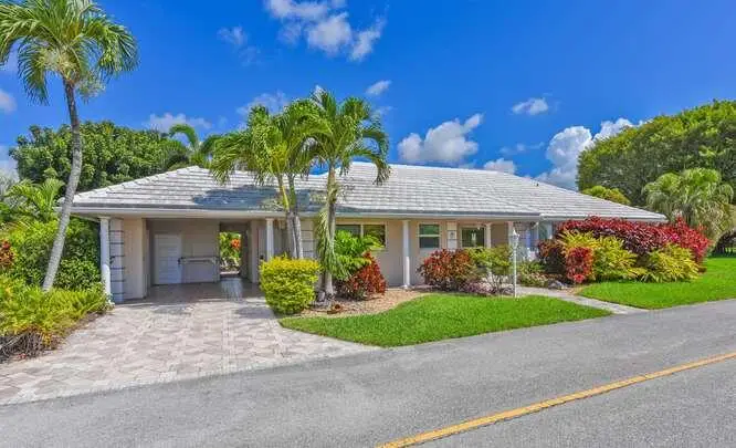 437 French Royale Circle, Atlantis, FL 33462 Atlantis