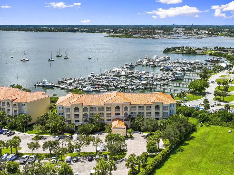 34 Harbour Isle Dr W 204, Fort Pierce, FL 34949 Fort Pierce