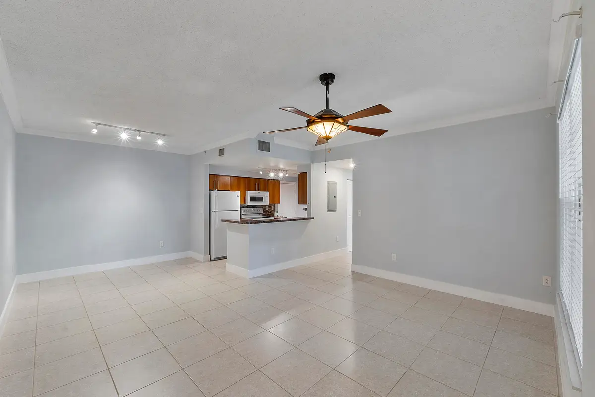 5980 W SAMPLE ROAD U104_009