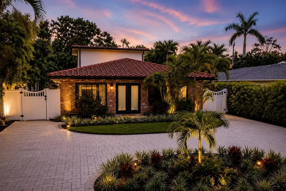 702 S Atlantic Drive, Lantana, FL 33462 Lantana