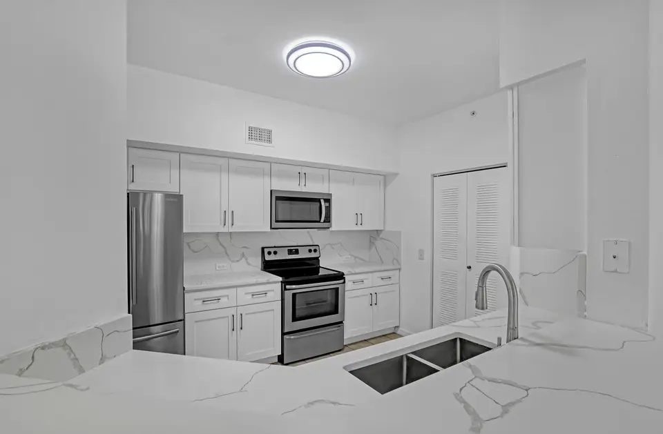 340 Crestwood Circle 302, Royal Palm Beach, FL 33411 Royal Palm Beach