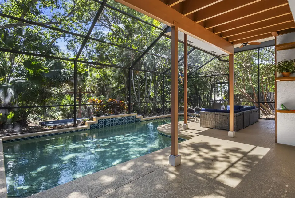 2250 SE Country Club Lane, Stuart, FL 34996 Stuart