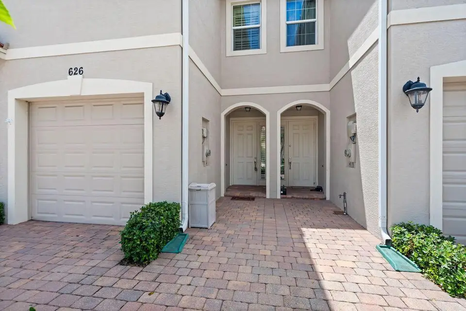 626 SW Glen Crest Way, Stuart, FL 34997 Stuart