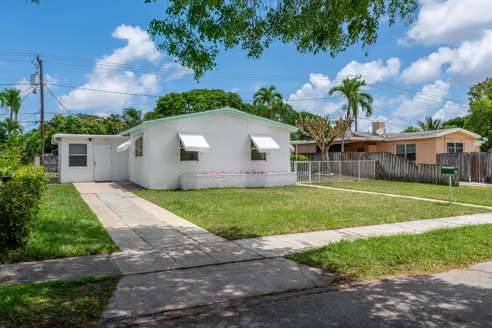 1029 Andrews Road, West Palm Beach, FL 33405 West Palm Beach