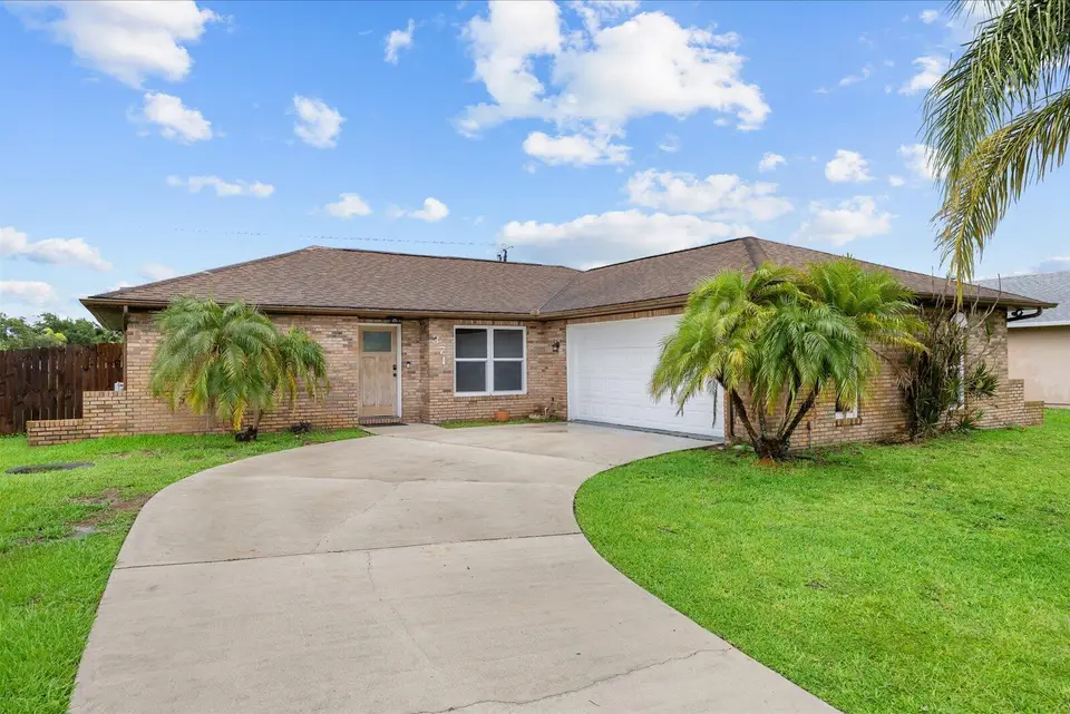 371 SW Butler Avenue, Port St. Lucie, FL 34983 Port St. Lucie