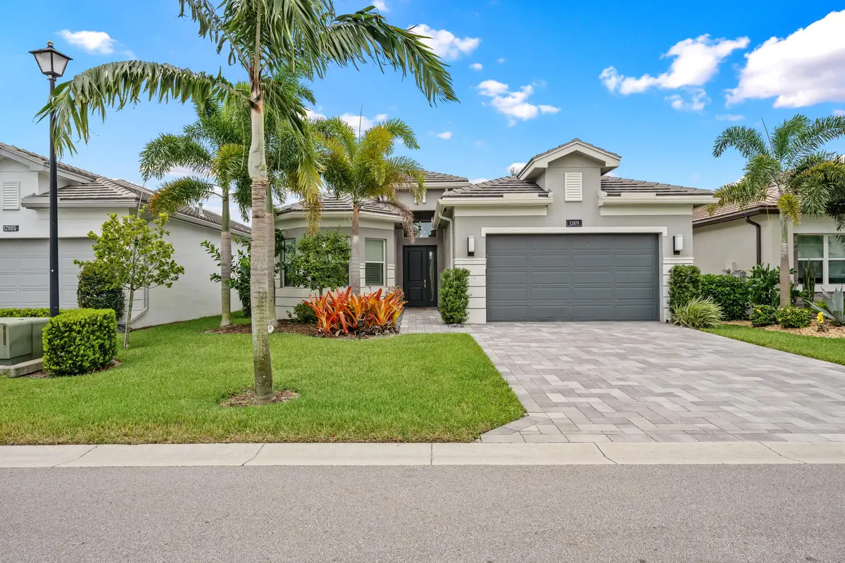 Stunning front elevation