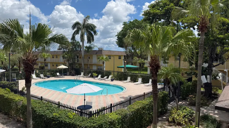 5186 NE 6th Avenue 721, Oakland Park, FL 33334 Oakland Park