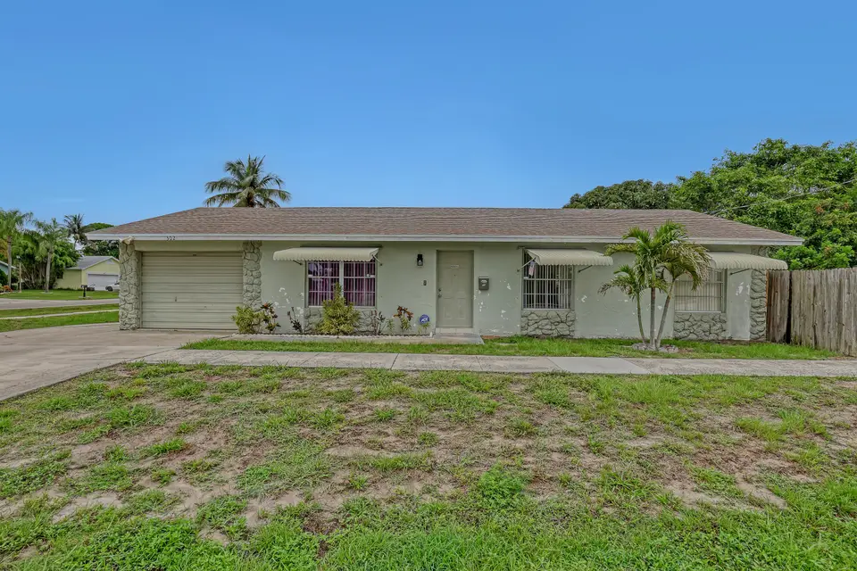 302 SW 8th Street, Boynton Beach, FL 33426 Boynton Beach