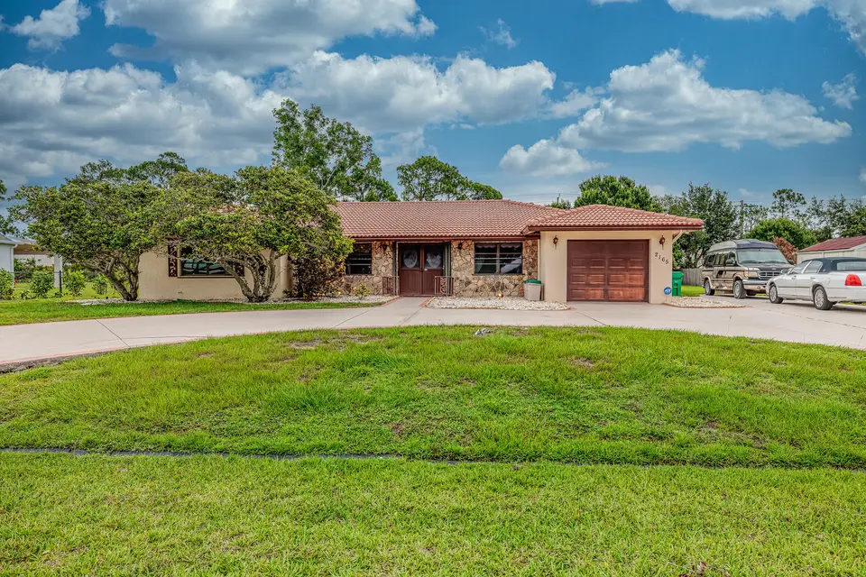 2165 SE Flanders Road, Port St. Lucie, FL 34952 Port St. Lucie