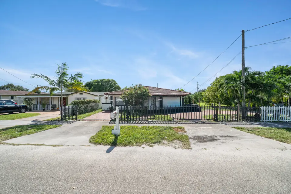 5720 Flagler Street, Hollywood, FL 33023 Hollywood