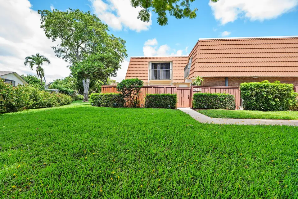 2874 Waterford Drive S, Deerfield Beach, FL 33442 Deerfield Beach