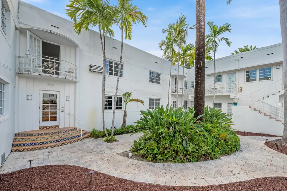 750 Española Way 8, Miami Beach, FL 33139 Miami Beach