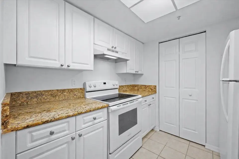 200 N Crestwood Court N 211, Royal Palm Beach, FL 33411 Royal Palm Beach