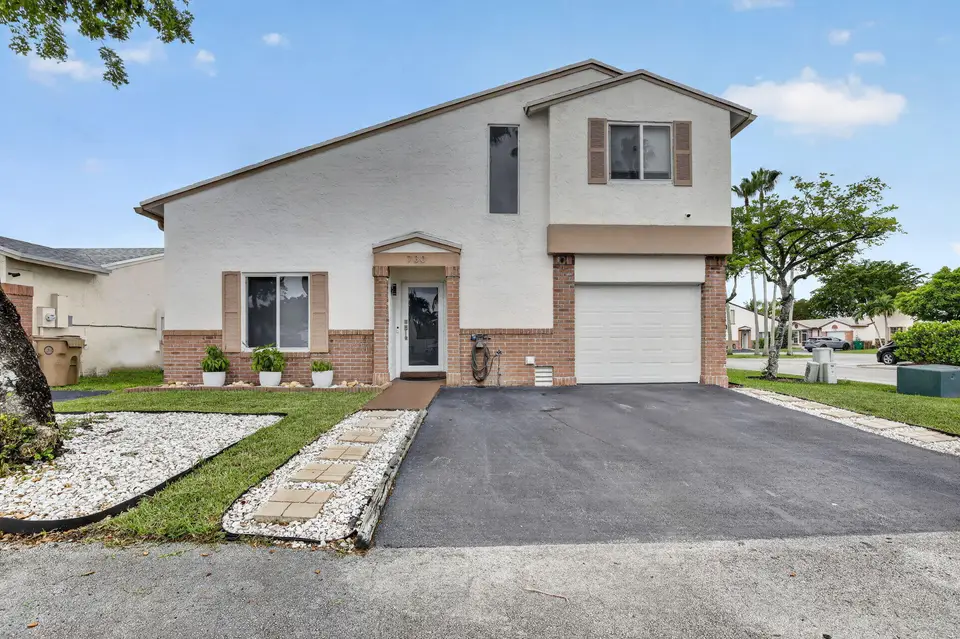 730 Cumberland Terrace, Davie, FL 33325 Davie