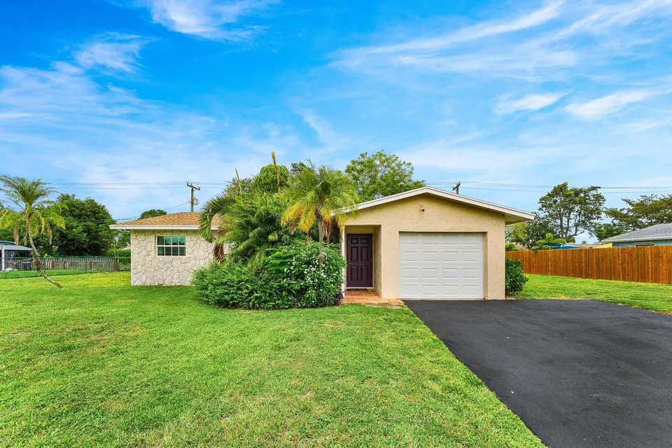 3150 Pinehurst Drive, Lake Worth, FL 33467 Lake Worth
