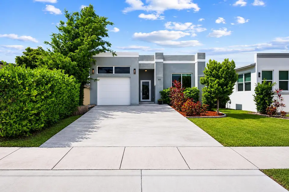 160 NE 35th Street, Oakland Park, FL 33334 Oakland Park