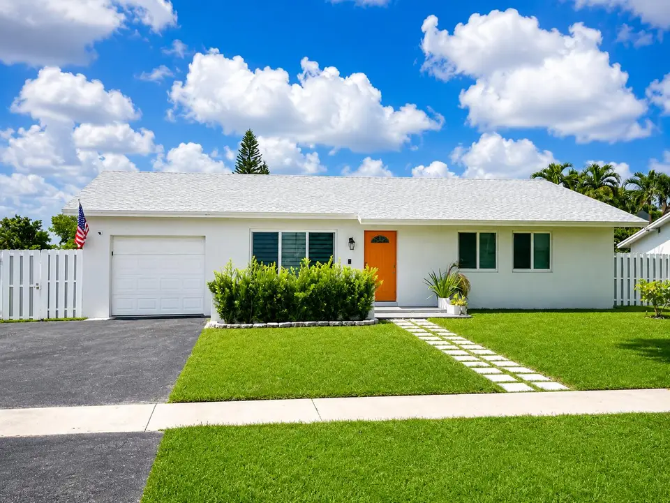 11100 NW 25th Court, Sunrise, FL 33322 Sunrise