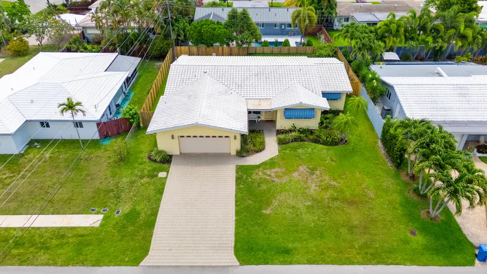 4240 NE 19th Avenue, Oakland Park, FL 33308 Oakland Park