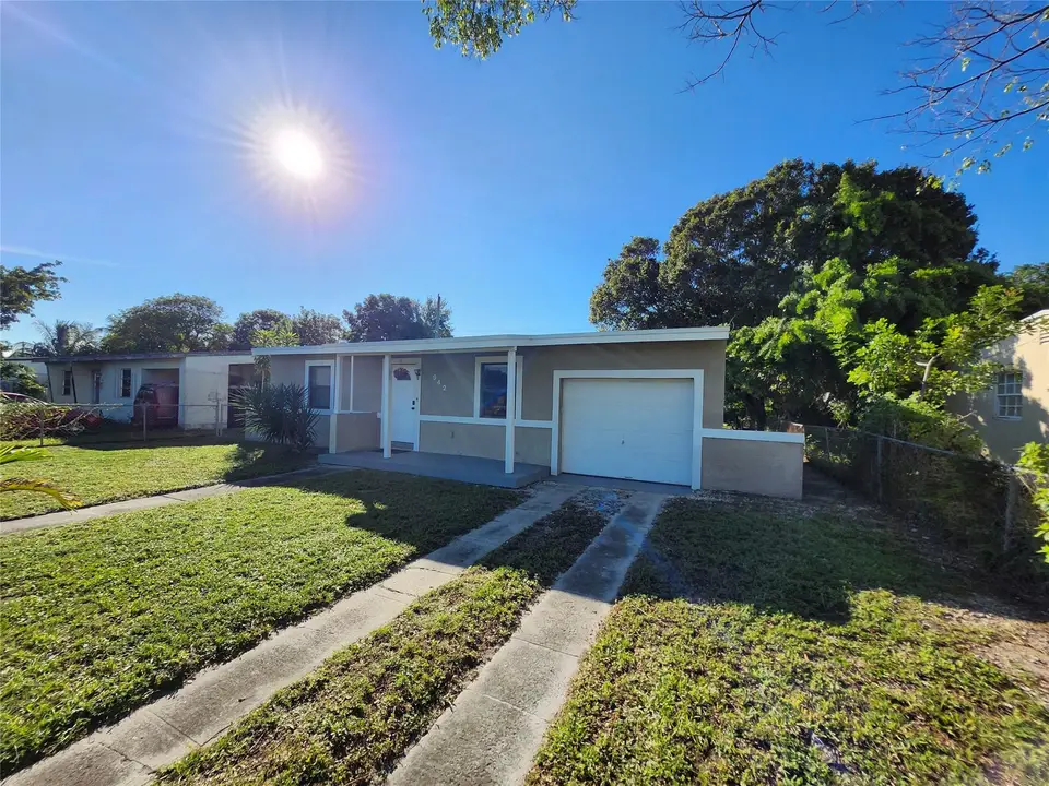942 NW 12th Street, Fort Lauderdale, FL 33311 Fort Lauderdale